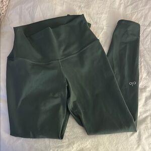 ALO Yoga 7/8 Airbrush Leggings, dark cactus, size xs